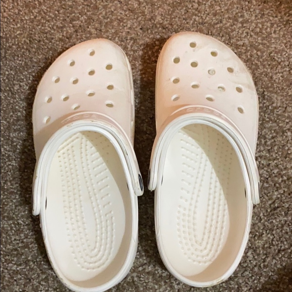 White crocs women’s size 5
